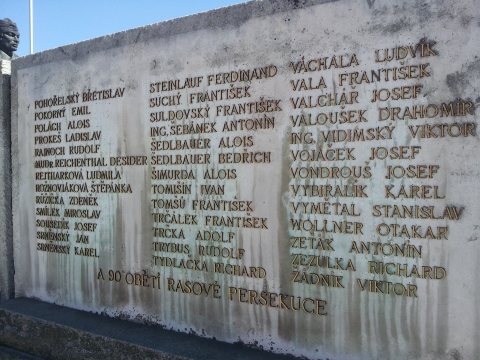 Památník osvobození na Náměstí Svobody ve Vsetíně