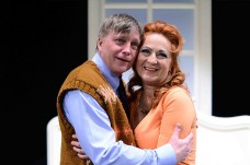 DIVADELNÍ KOMEDIE VÍM, ŽE VÍŠ, ŽE VÍM