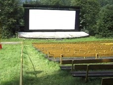 Letní širokoúhlé kino na Bystřičce